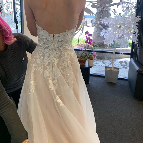 Maggie Sottero Stevie wedding dress - Picture 5 of 7